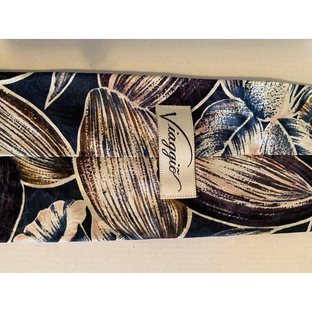 Viaggio Mens Silk Necktie Navy Blue Tan Floral Botanical Print Wide Tie 4 Inch